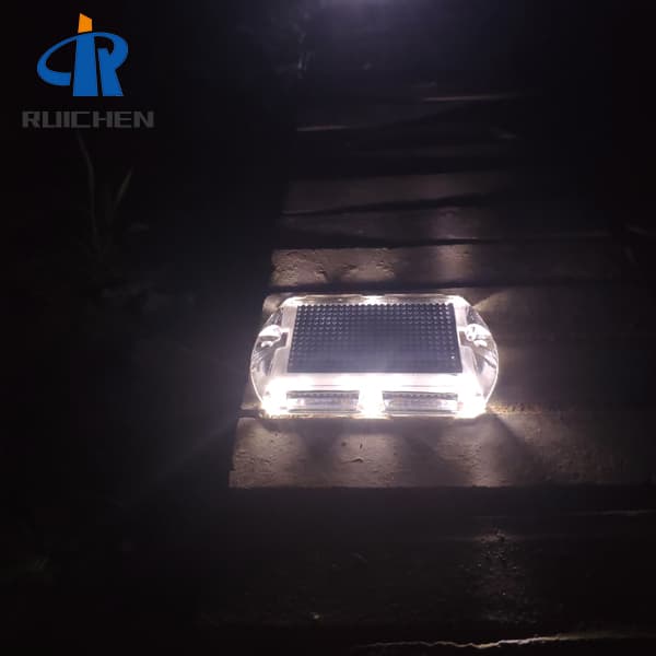 Ce Solar Road Stud Cat Eyes With Anchors For Road Safety
